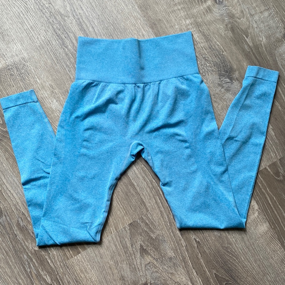 Baby blue butt sinching leggings